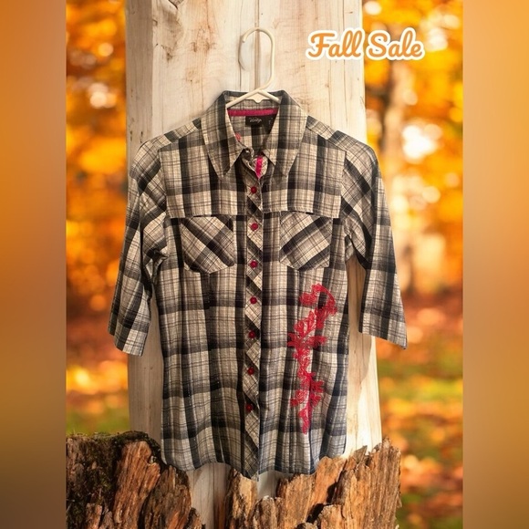 Vanity Plaid Women’s Medium Western Button-up Shirt Floral Hot Pink Embroidery - Picture 1 of 17
